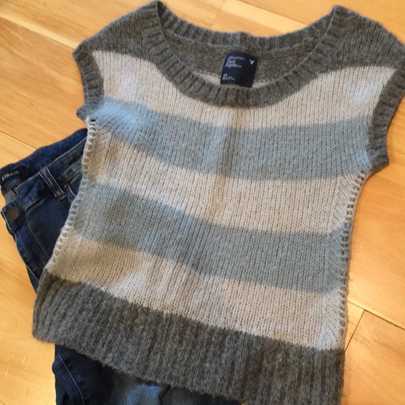 American Eagle Outfitters Sweaters - American Eagle (S) sweater tee